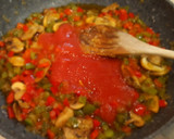 Foto del paso 4 de la receta: Filetes de lomo en salsa de pimientos y champiñones