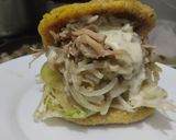 Foto del paso 15 de la receta: Arepa🫓rellena🥯de berenjena🍆tatemada, cebolla🧅caramelizada y pollo🍗🥙🥗