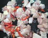 Foto langkah ke 4 dari resep Ayam tahu lada hitam.