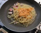 Foto del passaggio 6 della ricetta Spaghettoni con Triglia, Crema di Peperoni Piccante e Datterini Confit