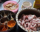 A picture of step 1 of Jatretil mutton gravy masala (jatra food).