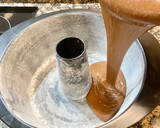 Foto del paso 7 de la receta: Pastel de chocolate con jarabe de cacao
