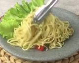 Foto langkah ke 5 dari resep Mie Sambal Hijau Nanas.