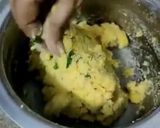 A picture of step 4 of SEGDALU/ CHEGODILU/ RICE POWDER RINGS.
