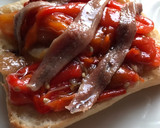 Foto del paso 4 de la receta: Chapata con esgarrat y anchoas