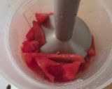 Foto del paso 3 de la receta: Heladito fácil y saludable de sandía 🍉 Sandía helada 🍉2 ingredientes 🍉🍋Paleta o polo de sandía