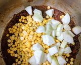 A picture of step 6 of Lauki chana dal.