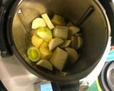 Foto del paso 1 de la receta: Puré de quesitos rápido en Thermomix