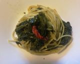 Foto del passaggio 3 della ricetta Bietole selvatiche (senape) con spaghetti 🍝