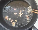 Hình bước làm 3 của món Mực xào cà chua
