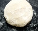 A picture of step 3 of Awadhi Rice Roti.
