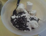 A picture of step 1 of Banana choco oat bars.