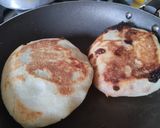Foto del paso 6 de la receta: Arepas🫓de yuca rellenas de queso y bocadillo de guayaba🥯🧀🍯