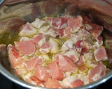 Foto del paso 3 de la receta: Taquitos de lomo en salsa con patatas "chips"