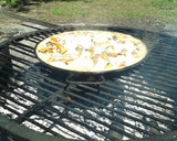 Foto del paso 2 de la receta: Paella al fuego🥘