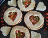 A picture of step 7 of Bread_cheesy_veg_window_sindwich.