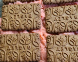Foto del paso 7 de la receta: Chocotorta distinta sin lactosa