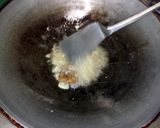 Foto langkah ke 2 dari resep Oseng Mercon K2(kacang kikil).