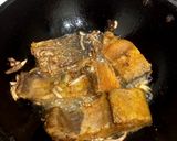 A picture of step 5 of Fish gravy, 🐟.