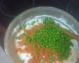 Foto del paso 5 de la receta: Ensaladilla rusa con palitos de cangrejo, atún y langostinos