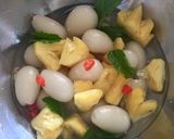 Foto langkah ke 2 dari resep Asinan Rambutan-Nanas.