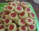 Foto langkah ke 8 dari resep Tumprint Cookies Strobery.