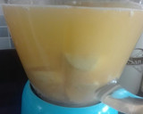 Foto del paso 2 de la receta: Agua fresca de naranja con guayaba