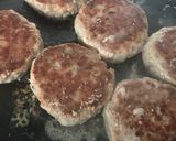 Foto del paso 9 de la receta: Biftekia, burger griega rellenita de feta