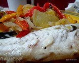 Foto del paso 8 de la receta: Lubina al horno con guarnición🐟🐟🐟🍅🍅🥔🥔🧅🧅