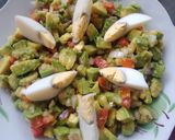 Une image de l'étape 7 de Ma recette d'avocat 🥑🍅🧅🥚.