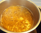 Foto del paso 1 de la receta: Spaghetti con salmón salvaje al aroma de vino manzanilla