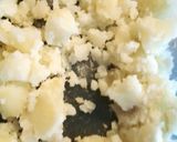 A picture of step 2 of Mashed potato curry.