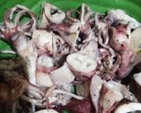 Foto langkah ke 1 dari resep Tumis Cumi Pedes.