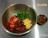 รูปขั้นตอนการทำที่ 1 ของ ยำไข่ดาว-กุนเชียง
