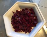 Une image de l'étape 3 de Salade fleur au concombre betteraves rouges et artichauts sauce citron.