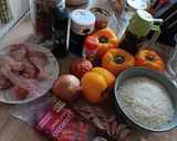 Une image de l'étape 1 de Riz à l’espagnole au poulet et au chorizo.