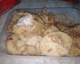 A picture of step 1 of Steam chicken potato paratha.