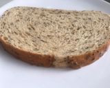 Foto del paso 1 de la receta Tosta de cereales con aguacate y huevo revuelto