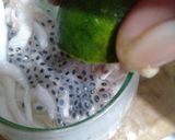 Foto langkah ke 3 dari resep Es Kelapa Sirup Melon.