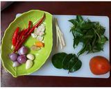 Foto langkah ke 1 dari resep Ayam woku kemangi.
