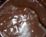 صورة لخطوة 5 من وصفة كيكة الشوكولاتة المسقية بدون شوكولاته اقتصادية والبنة ولا أروع🥧😋🤤