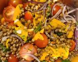 Foto del paso 5 de la receta: Ensalada de Lentejas con Tomatitos Cherry, Cebolla Morada, Mango, Almendras y Albahaca