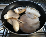 Foto del paso 4 de la receta: Setas ostra a la plancha con picada y jamón
