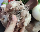 Hình bước làm 1 của món Lưỡi heo trộn hành tây