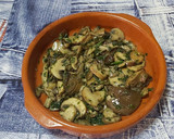 Foto del paso 1 de la receta: Hongos al ajillo con huevo frito