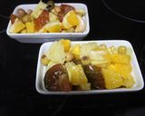 Foto del paso 4 de la receta Cuadraditos de pan de molde con ensaladas individuales