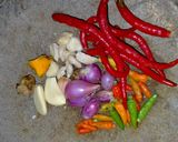 Foto langkah ke 1 dari resep Ayam Rica-rica.