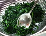 รูปขั้นตอนการทำที่ 2 ของ ก๋วยเตี๋ยวกุยช่ายนึ่ง