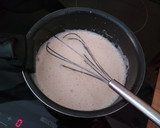 Foto del paso 3 de la receta: Tarta-galleta de peras con crema de vodka
