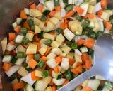 Une image de l'étape 3 de Soupe aux légumes, pois chiches et lardons.